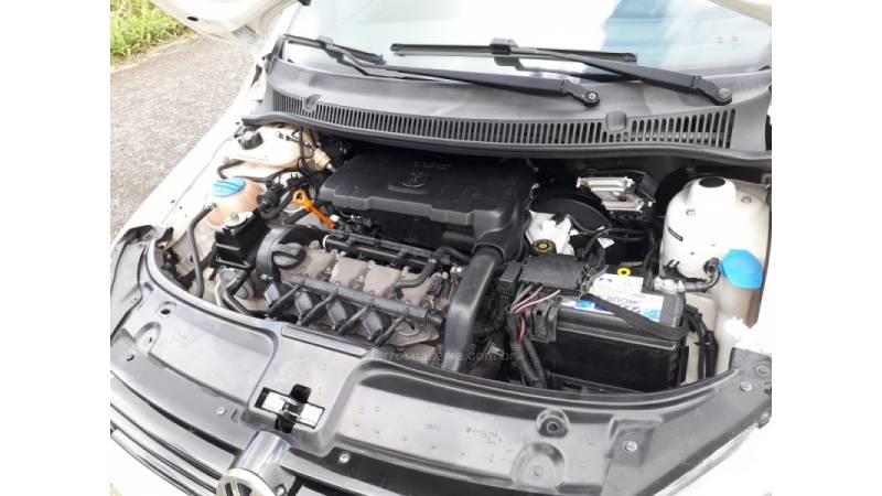VOLKSWAGEN - FOX - 2014/2014 - Branca - R$ 41.500,00