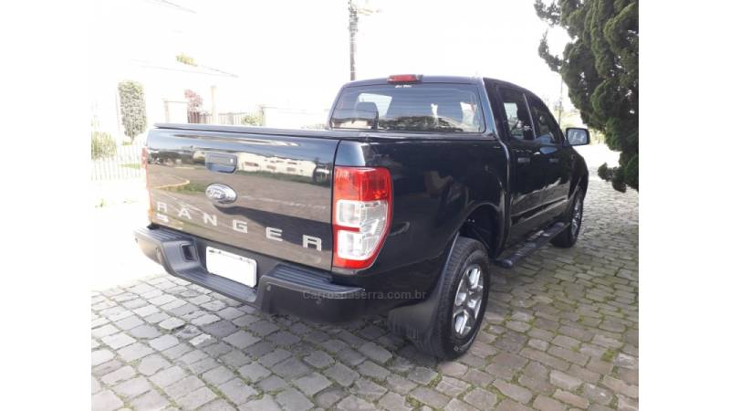FORD - RANGER - 2017/2018 - Preta - R$ 114.900,00