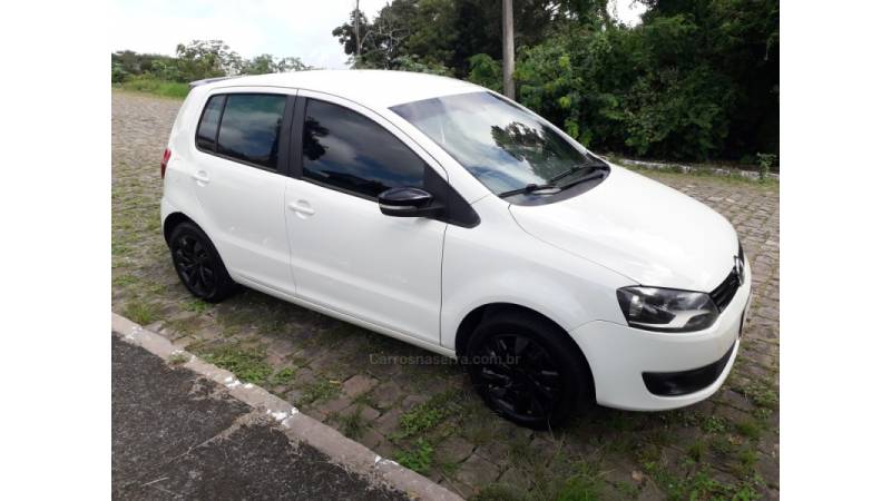 VOLKSWAGEN - FOX - 2013/2014 - Branca - R$ 42.500,00