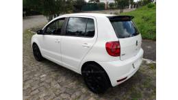 VOLKSWAGEN - FOX - 2013/2014 - Branca - R$ 42.500,00