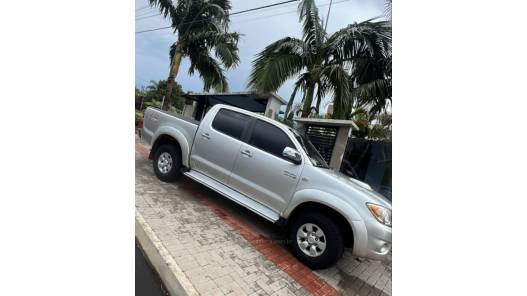 TOYOTA - HILUX - 2006/2006 - Prata - R$ 98.000,00