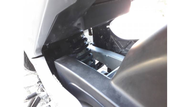 YAMAHA - FAZER - 2008/2008 - Vermelha - R$ 10.300,00