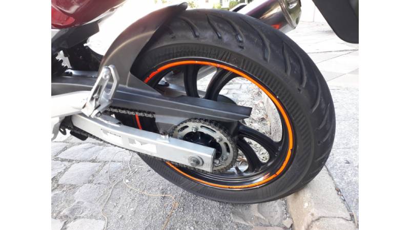 YAMAHA - FAZER - 2008/2008 - Vermelha - R$ 10.300,00