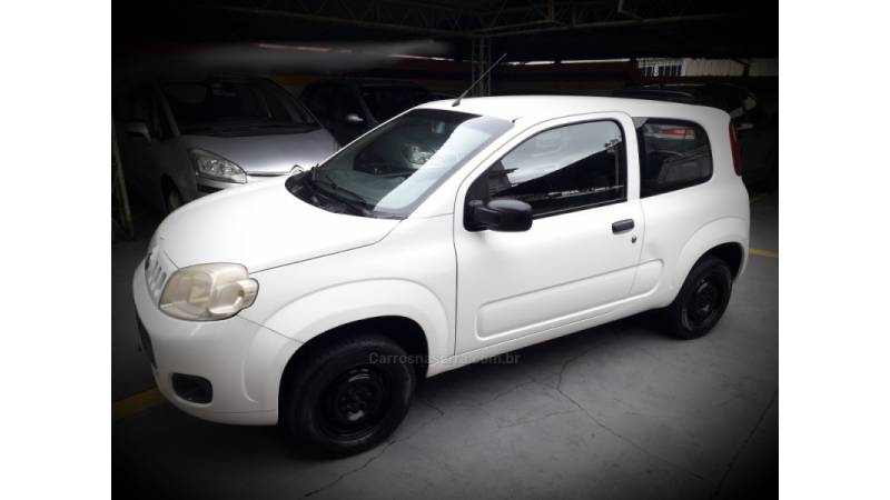 FIAT - UNO - 2013/2014 - Branca - R$ 25.000,00