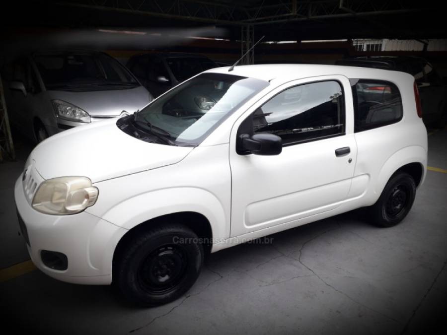 FIAT - UNO - 2013/2014 - Branca - R$ 25.000,00