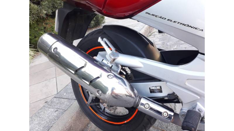 YAMAHA - FAZER - 2008/2008 - Vermelha - R$ 10.300,00