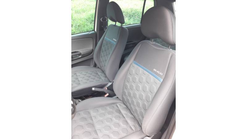 VOLKSWAGEN - FOX - 2014/2014 - Branca - R$ 41.500,00