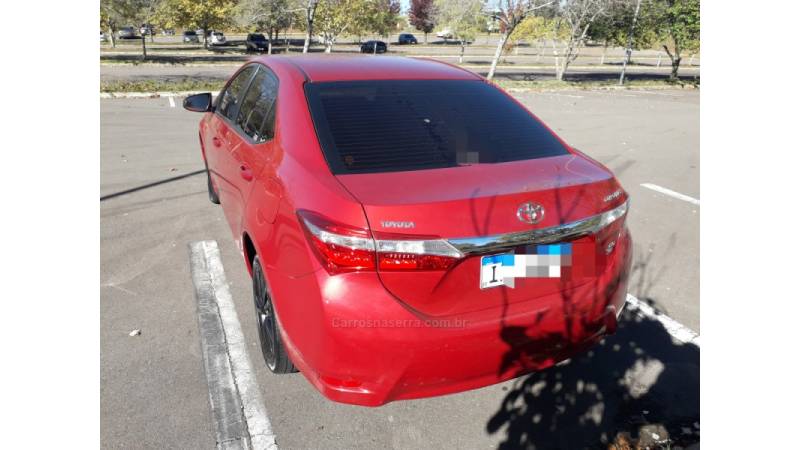TOYOTA - COROLLA - 2016/2017 - Vermelha - Sob Consulta