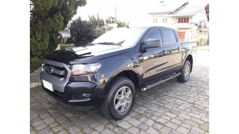 FORD - RANGER - 2017/2018 - Preta - R$ 114.900,00