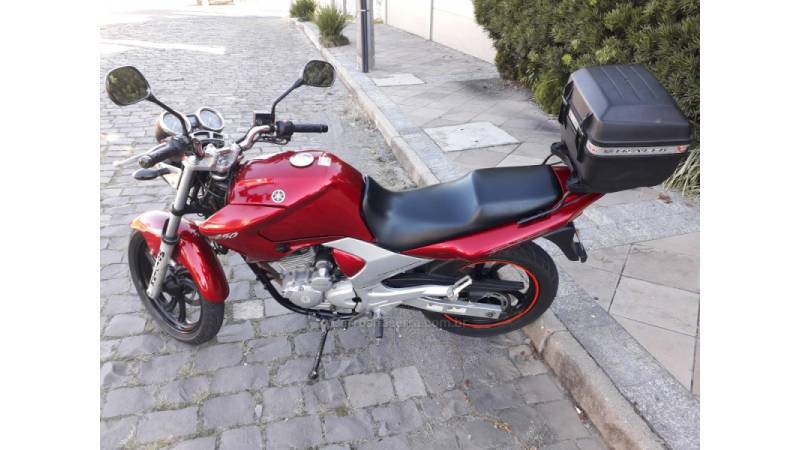 YAMAHA - FAZER - 2008/2008 - Vermelha - R$ 10.300,00